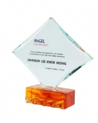 Crystal Award: Diamond-Shaped Crystal with Amber Base